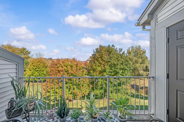 3238 Johanna Ware W, Wixom, MI 48393