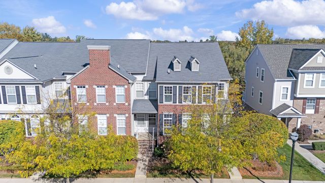 3238 Johanna Ware W, Wixom, MI 48393