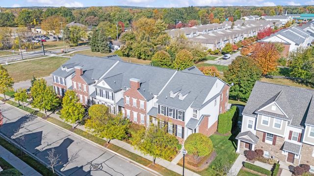 3238 Johanna Ware W, Wixom, MI 48393