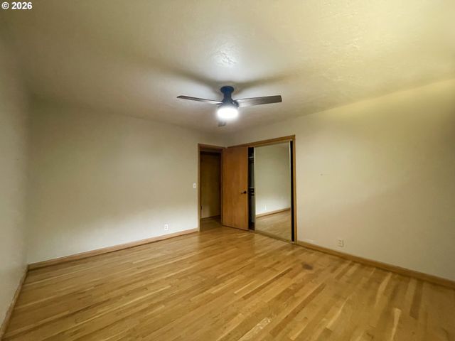 18100 BRYANT Rd, Lake Oswego, OR 97034