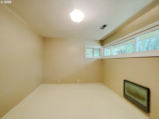 18100 BRYANT Rd, Lake Oswego, OR 97034