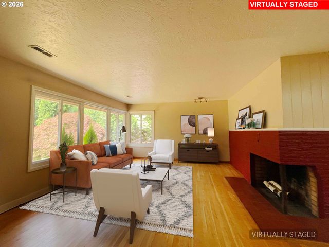 18100 BRYANT Rd, Lake Oswego, OR 97034