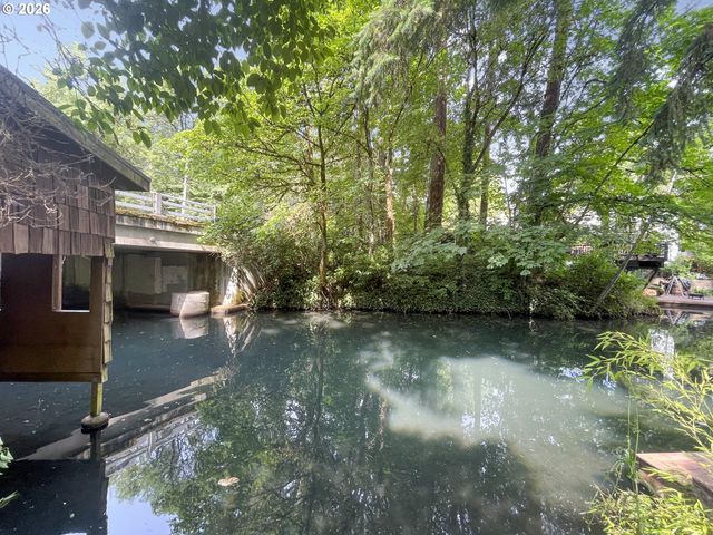 18100 BRYANT Rd, Lake Oswego, OR 97034