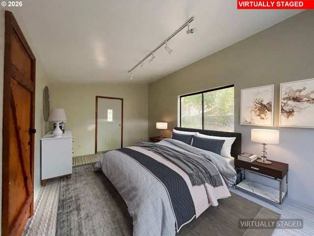18100 BRYANT Rd, Lake Oswego, OR 97034