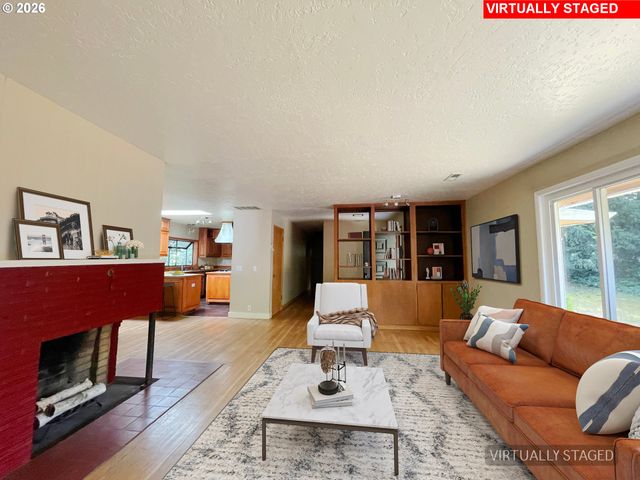 18100 BRYANT Rd, Lake Oswego, OR 97034