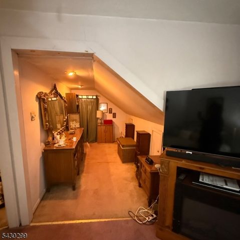 1404 Roselle St, Linden City, NJ 07036