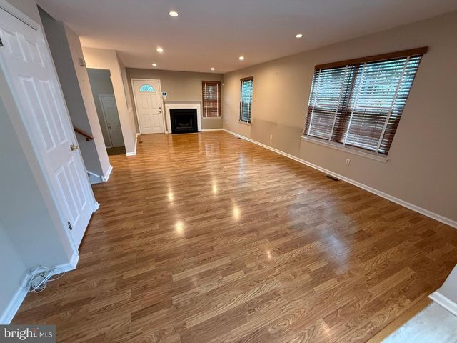 81 KIRKWOOD DR, Newtown, PA 18940