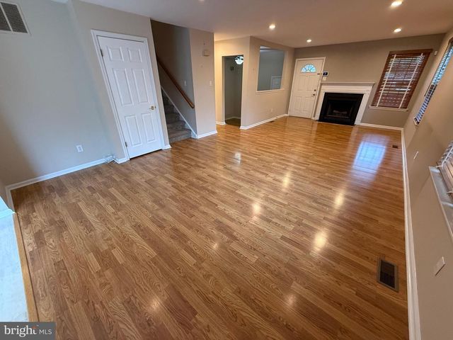 81 KIRKWOOD DR, Newtown, PA 18940