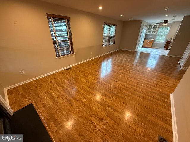 81 KIRKWOOD DR, Newtown, PA 18940