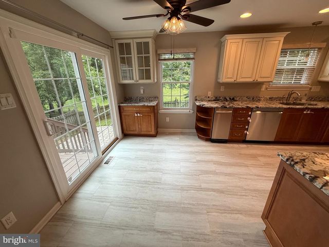 81 KIRKWOOD DR, Newtown, PA 18940
