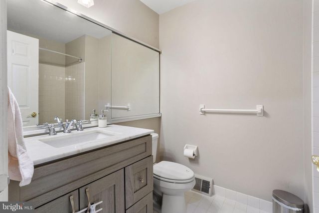 81 KIRKWOOD DR, Newtown, PA 18940