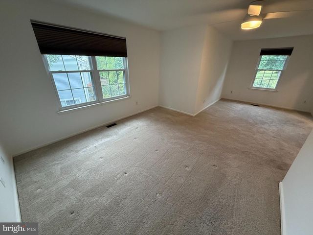 81 KIRKWOOD DR, Newtown, PA 18940