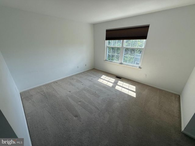 81 KIRKWOOD DR, Newtown, PA 18940