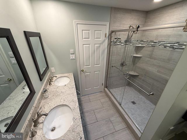 81 KIRKWOOD DR, Newtown, PA 18940