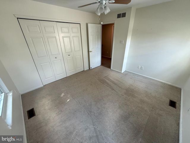 81 KIRKWOOD DR, Newtown, PA 18940