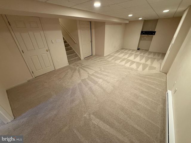 81 KIRKWOOD DR, Newtown, PA 18940
