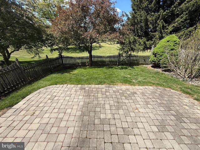 81 KIRKWOOD DR, Newtown, PA 18940