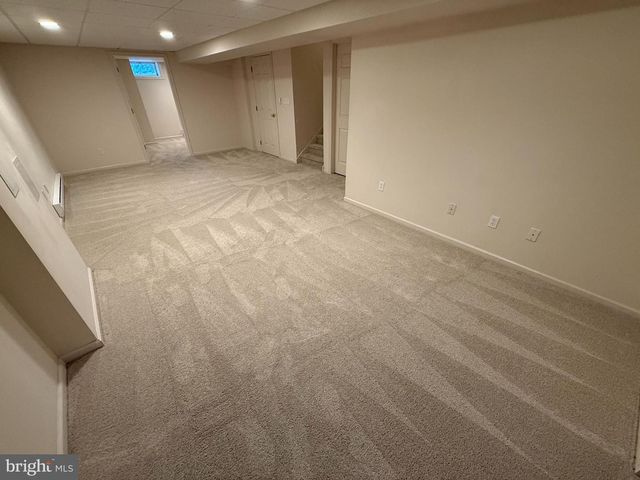 81 KIRKWOOD DR, Newtown, PA 18940