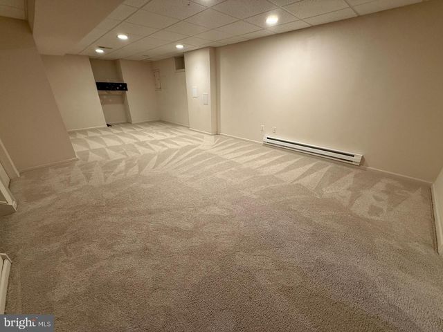 81 KIRKWOOD DR, Newtown, PA 18940