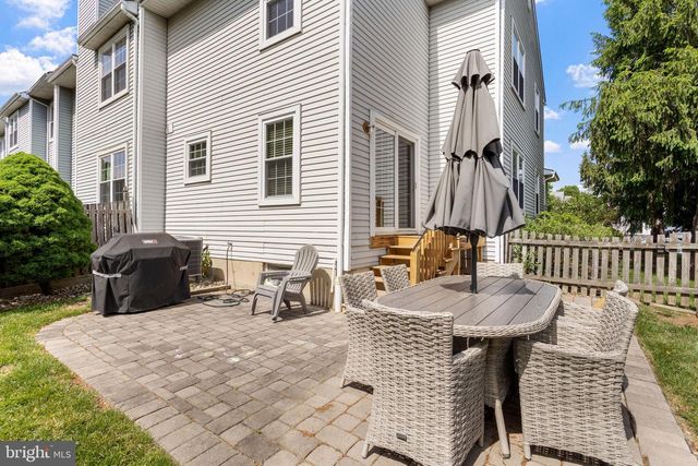 81 KIRKWOOD DR, Newtown, PA 18940