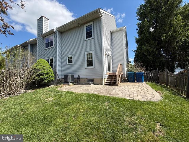 81 KIRKWOOD DR, Newtown, PA 18940