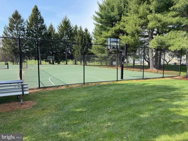 81 KIRKWOOD DR, Newtown, PA 18940