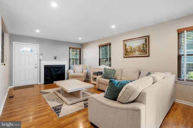 81 KIRKWOOD DR, Newtown, PA 18940