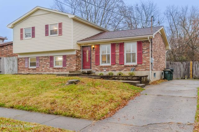 4503 Gaudet Rd, Jeffersontown, KY 40299