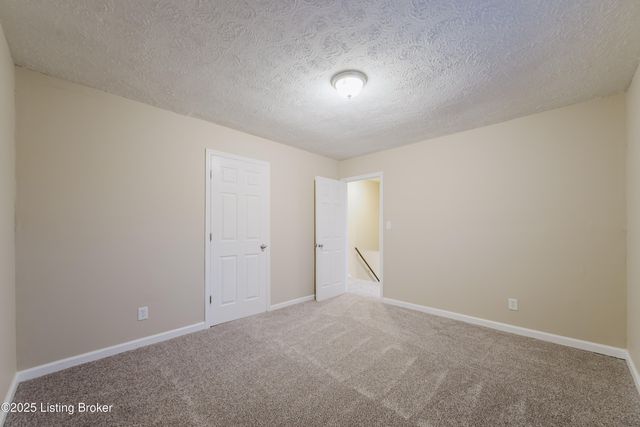 4503 Gaudet Rd, Jeffersontown, KY 40299