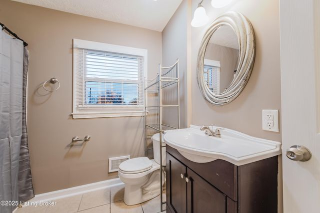 4503 Gaudet Rd, Jeffersontown, KY 40299