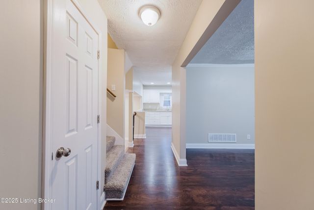 4503 Gaudet Rd, Jeffersontown, KY 40299