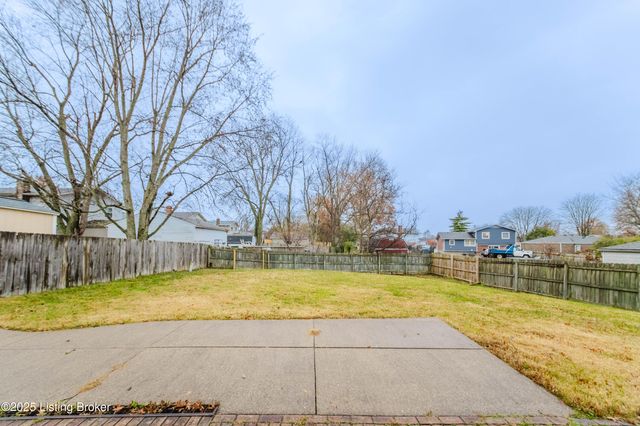 4503 Gaudet Rd, Jeffersontown, KY 40299