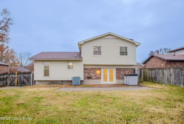 4503 Gaudet Rd, Jeffersontown, KY 40299