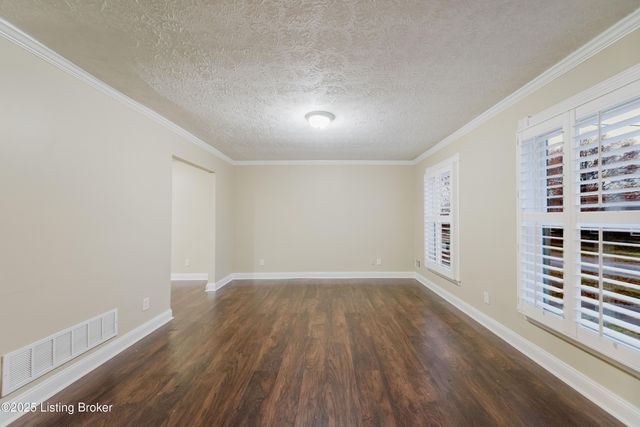 4503 Gaudet Rd, Jeffersontown, KY 40299