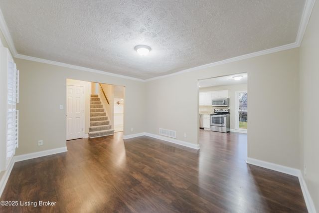 4503 Gaudet Rd, Jeffersontown, KY 40299