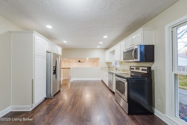 4503 Gaudet Rd, Jeffersontown, KY 40299