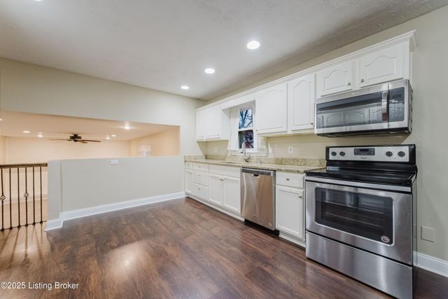 4503 Gaudet Rd, Jeffersontown, KY 40299