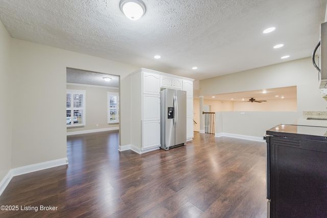 4503 Gaudet Rd, Jeffersontown, KY 40299