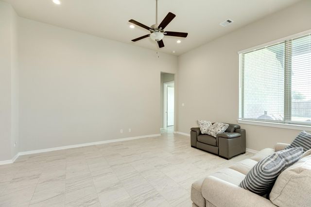 10115 Maclaren Drive, Iowa Colony, TX 77583