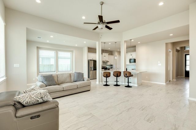 10115 Maclaren Drive, Iowa Colony, TX 77583