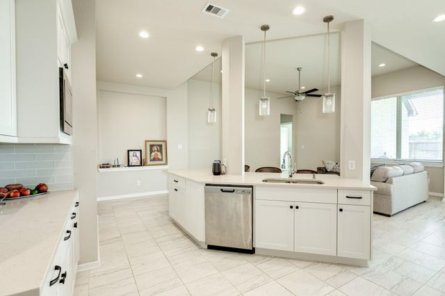 10115 Maclaren Drive, Iowa Colony, TX 77583