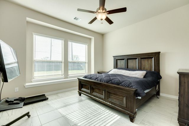 10115 Maclaren Drive, Iowa Colony, TX 77583