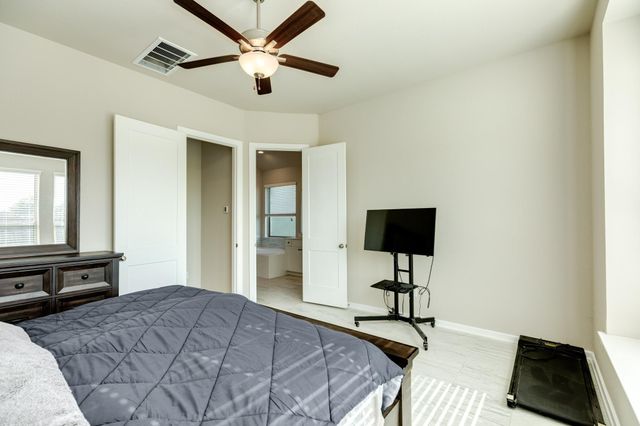 10115 Maclaren Drive, Iowa Colony, TX 77583