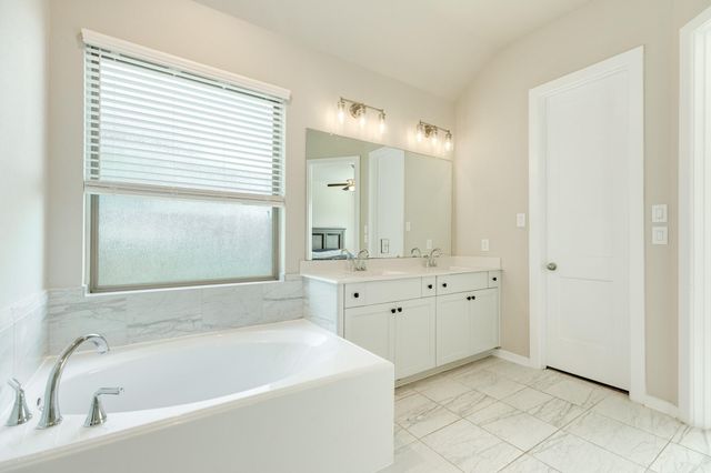 10115 Maclaren Drive, Iowa Colony, TX 77583