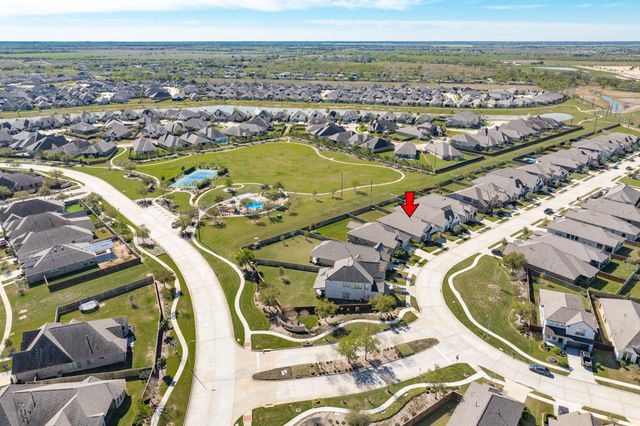 10115 Maclaren Drive, Iowa Colony, TX 77583