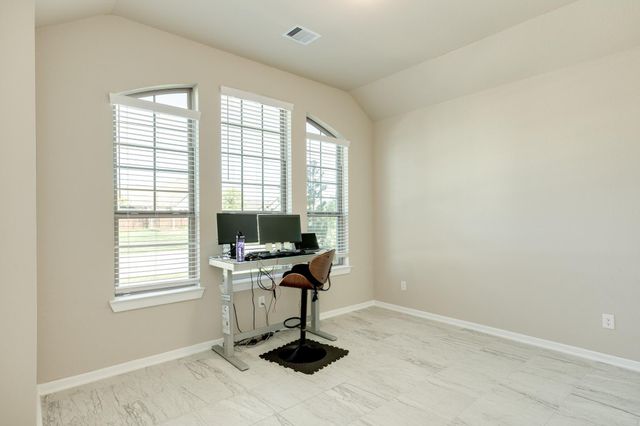 10115 Maclaren Drive, Iowa Colony, TX 77583