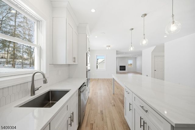 29 Eagles Nest Ter, West Milford Twp., NJ 07480