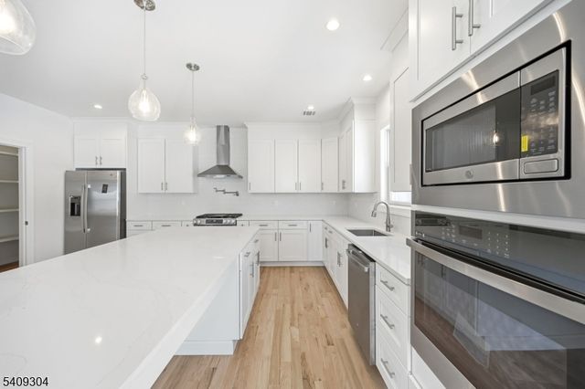 29 Eagles Nest Ter, West Milford Twp., NJ 07480