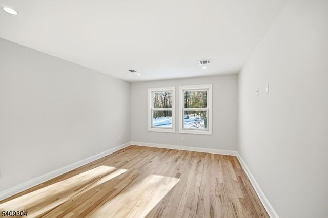 29 Eagles Nest Ter, West Milford Twp., NJ 07480