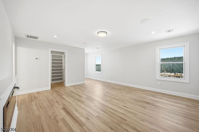 29 Eagles Nest Ter, West Milford Twp., NJ 07480